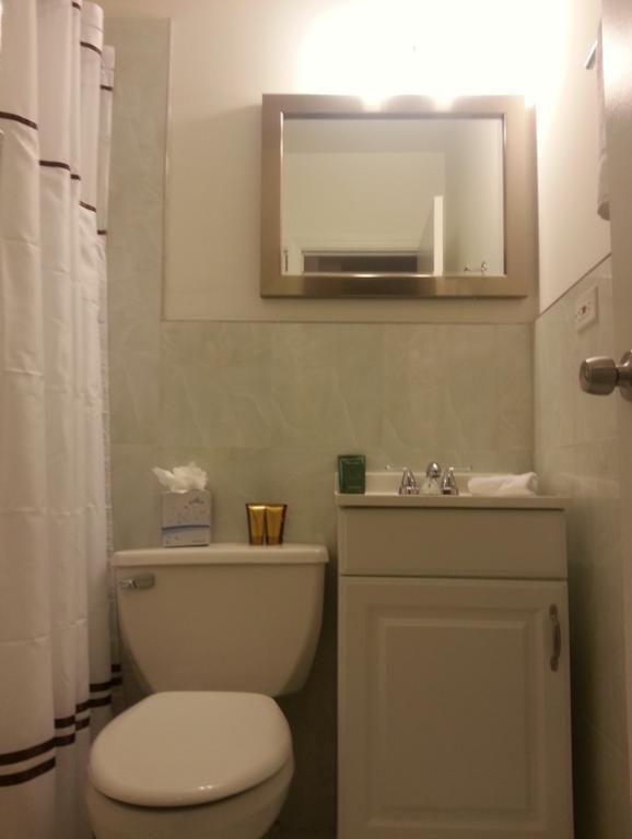 Metro Apartments Ню Йорк Стая снимка